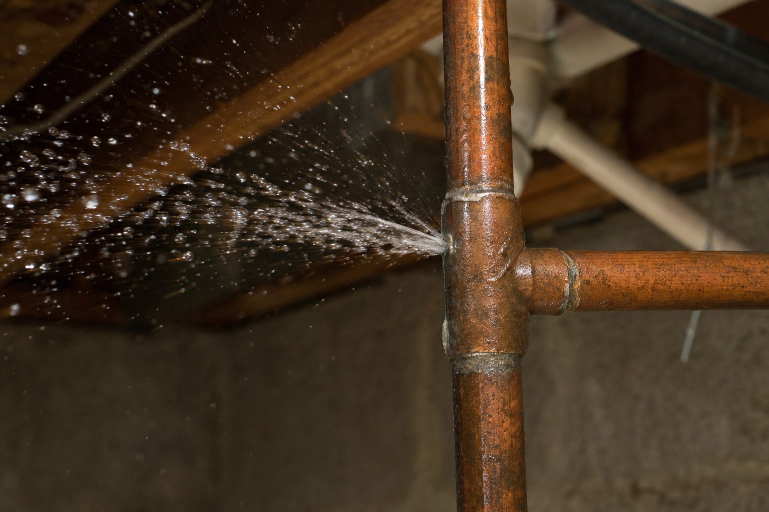 Burst pipe emergency plumbing situation